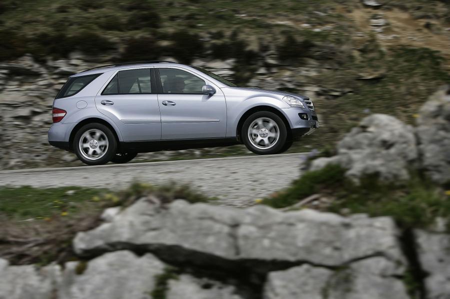  Mercedes-Benz ML-Class 2006 года  (фото 17 из 400)